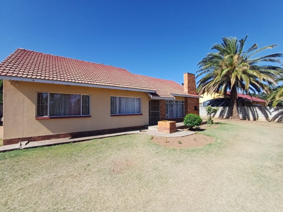 3 Bedroom Property for Sale in La Hoff North West